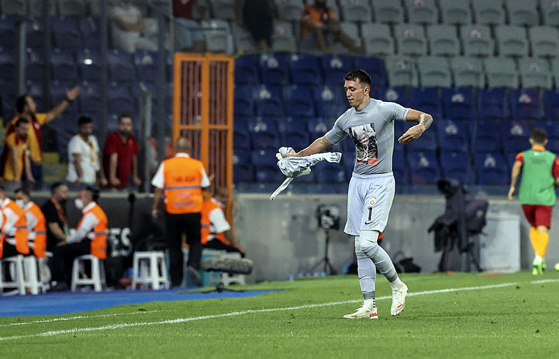 Son dakika spor haberi: Galatasaray’da flaş Muslera detayı! Aldığı maaş...