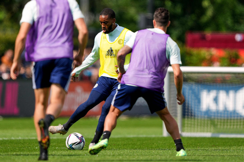 Son dakika transfer haberleri: Leroy Fer Galatasaray’ı istiyor! Patrick van Aanholt devrede