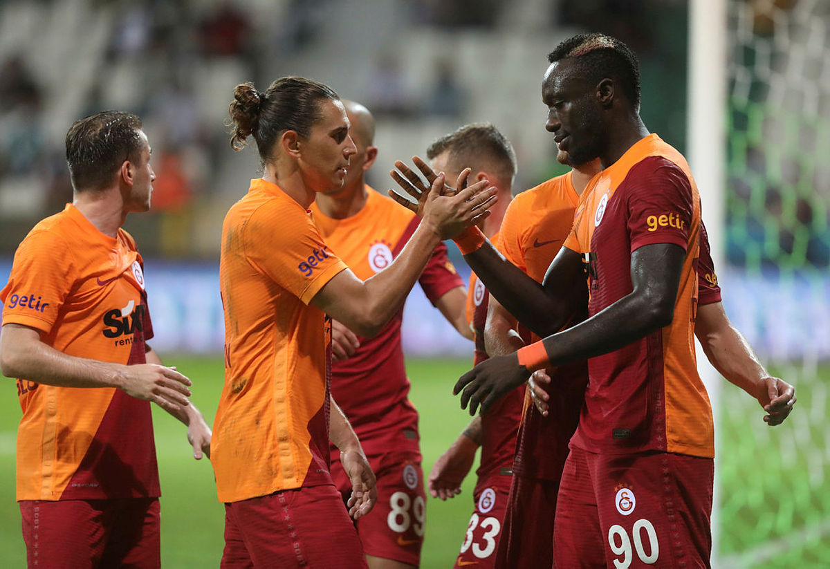 Son dakika spor haberi: Galatasaray’da hedef orta saha transferi! Listedeki iki isim Mohamed Elneny ve Okay Yokuşlu