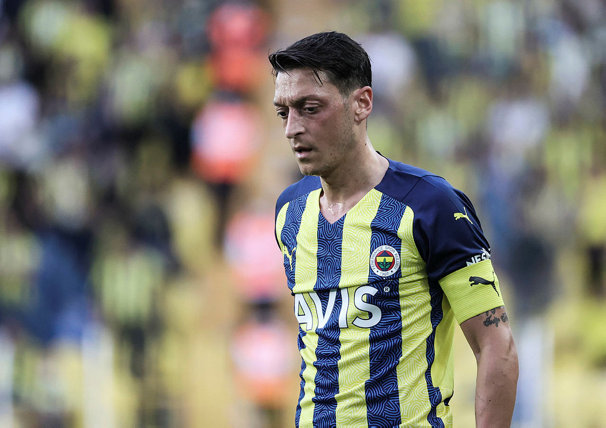 Son dakika transfer haberi: Fenerbahçe’de Mesut Özil’e çifte kanca!