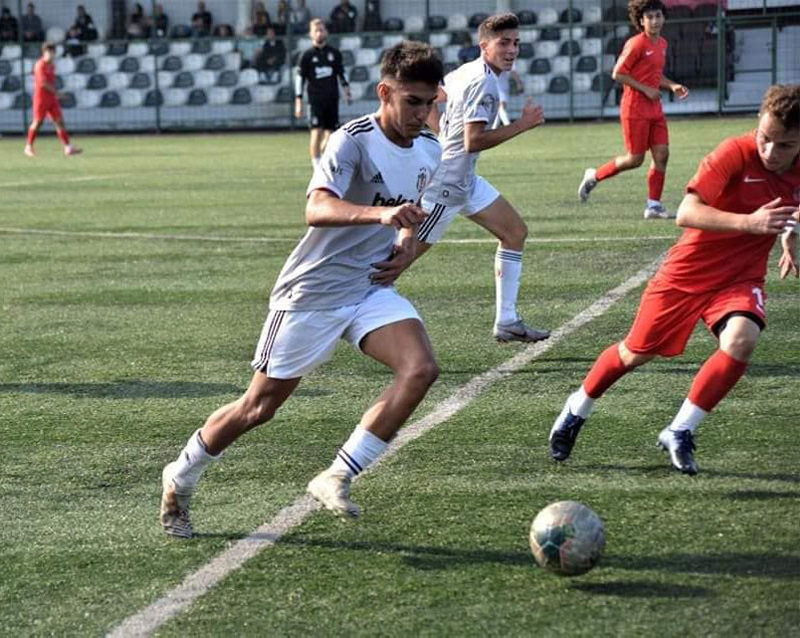 Son dakika spor haberleri: Beşiktaş Mustafa Sarıgözoğlu’nu transfer etti! Formayı giydi