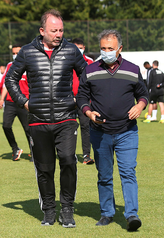 Son dakika transfer haberi: Beşiktaş’ta ayrılık kesinleşti! O ismin bileti kesildi