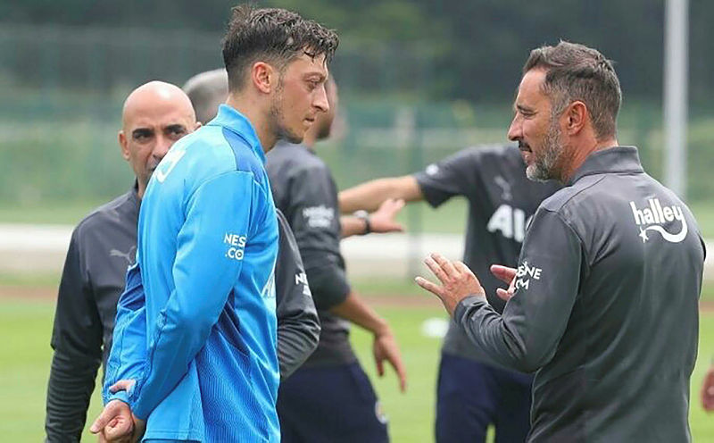 FENERBAHÇE HABERLERİ - Mesut Özil Trabzonspor maçı öncesi bunu yaptı! Vitor Pereira...