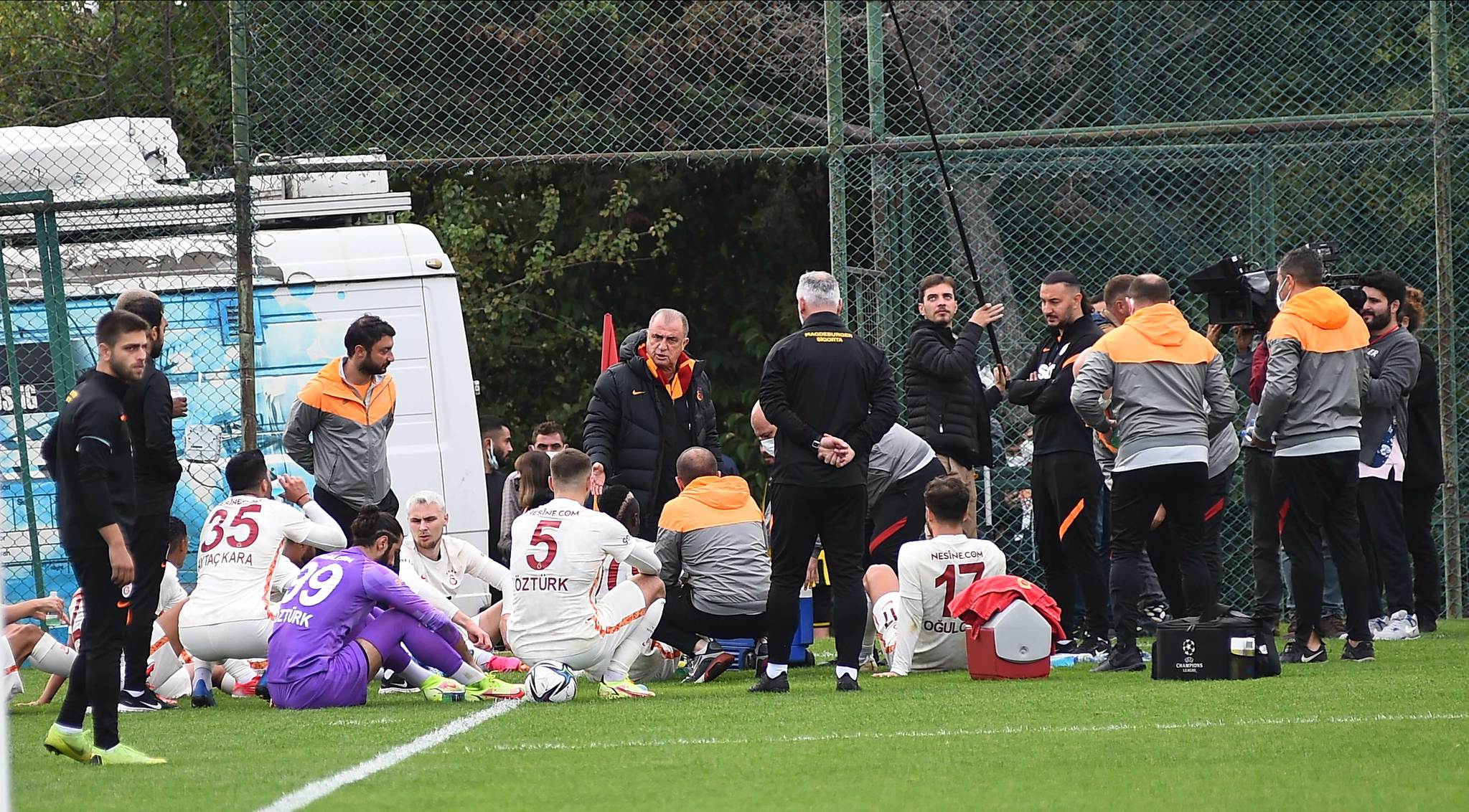GALATASARAY HABERLERİ - Galatasaray - İstanbulspor maçında dikkat çeken anlar! Fatih Terim...