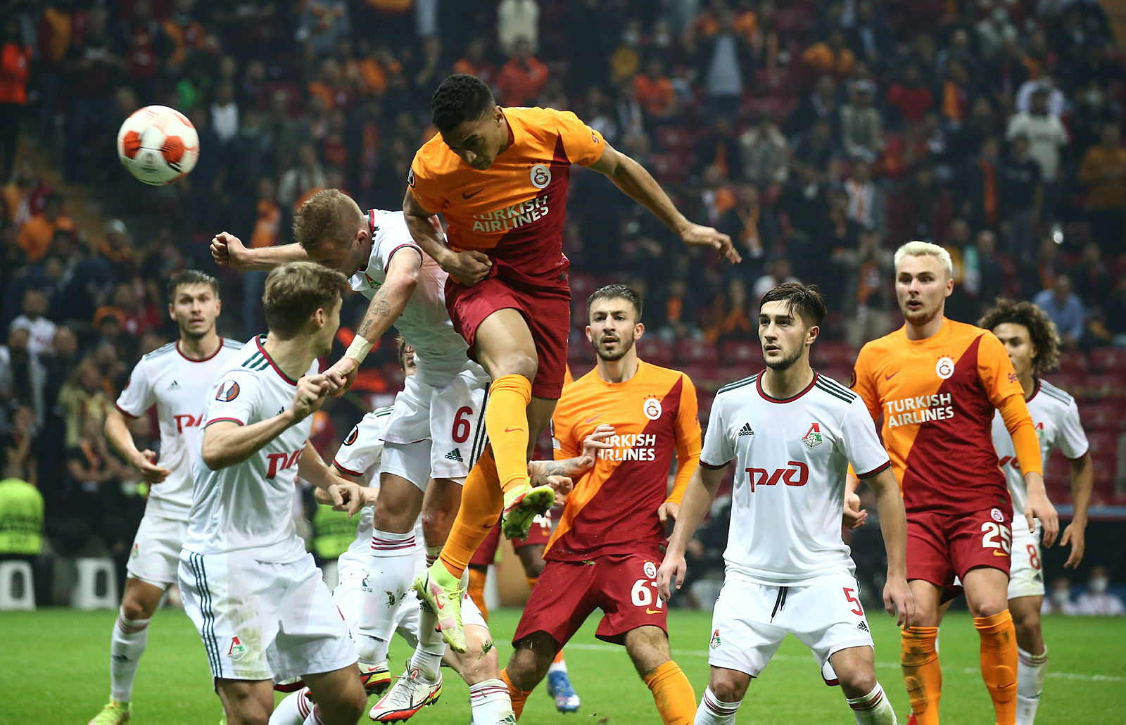Galatasaray - Lokomotiv Moskova maçı sonrası Fatih Terim’e sert eleştiri! Onu almasının ne amacı vardı?
