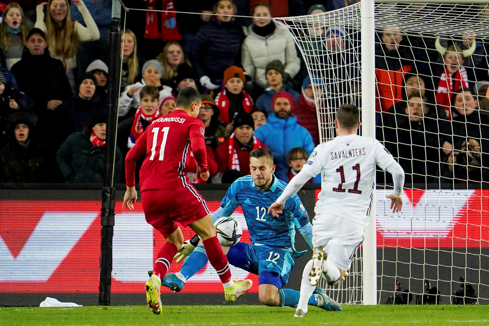 Türkiye’nin yeni kahramanı Roberts Ozols! Norveç’e duvar oldu