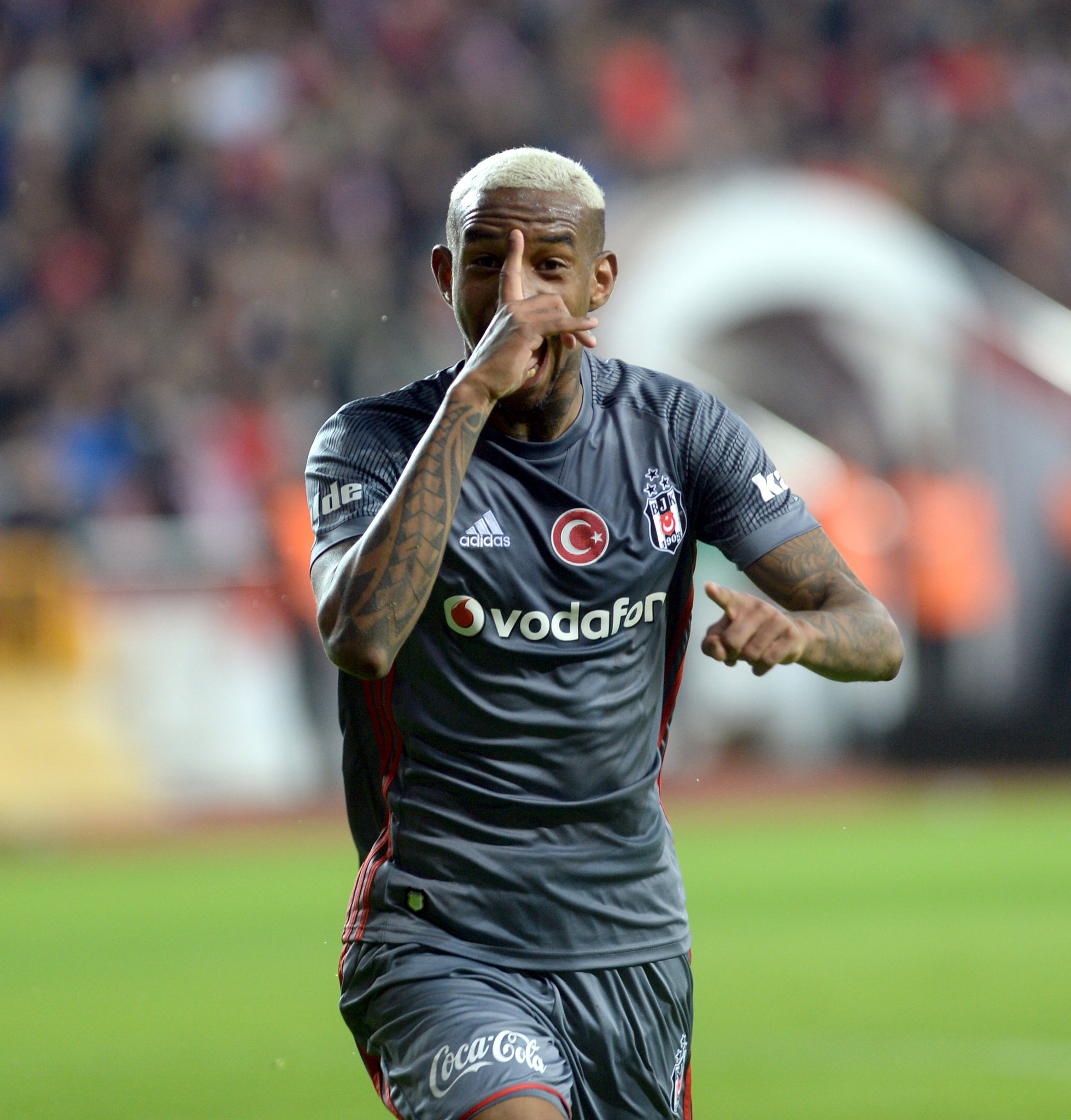 TRANSFER HABERLERİ - Beşiktaş ve Fenerbahçe’nin de gündemindeydi! Resmi Talisca açıklaması geldi