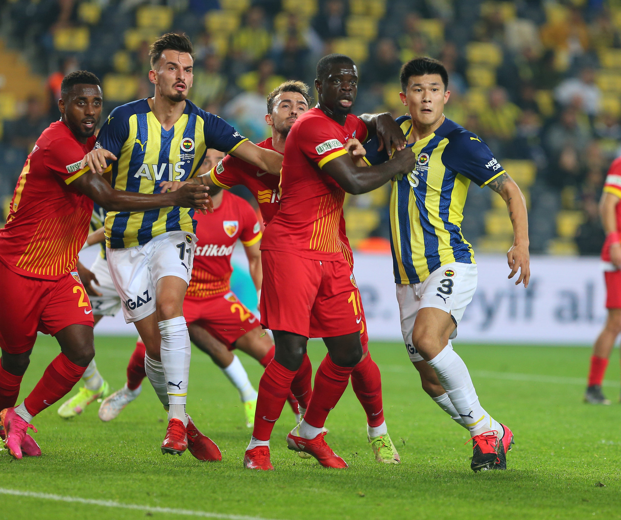Galatasaray - Fenerbahçe derbisinin düğümünü rakamlar çözecek! İşte maç öncesi öne çıkan detaylar...
