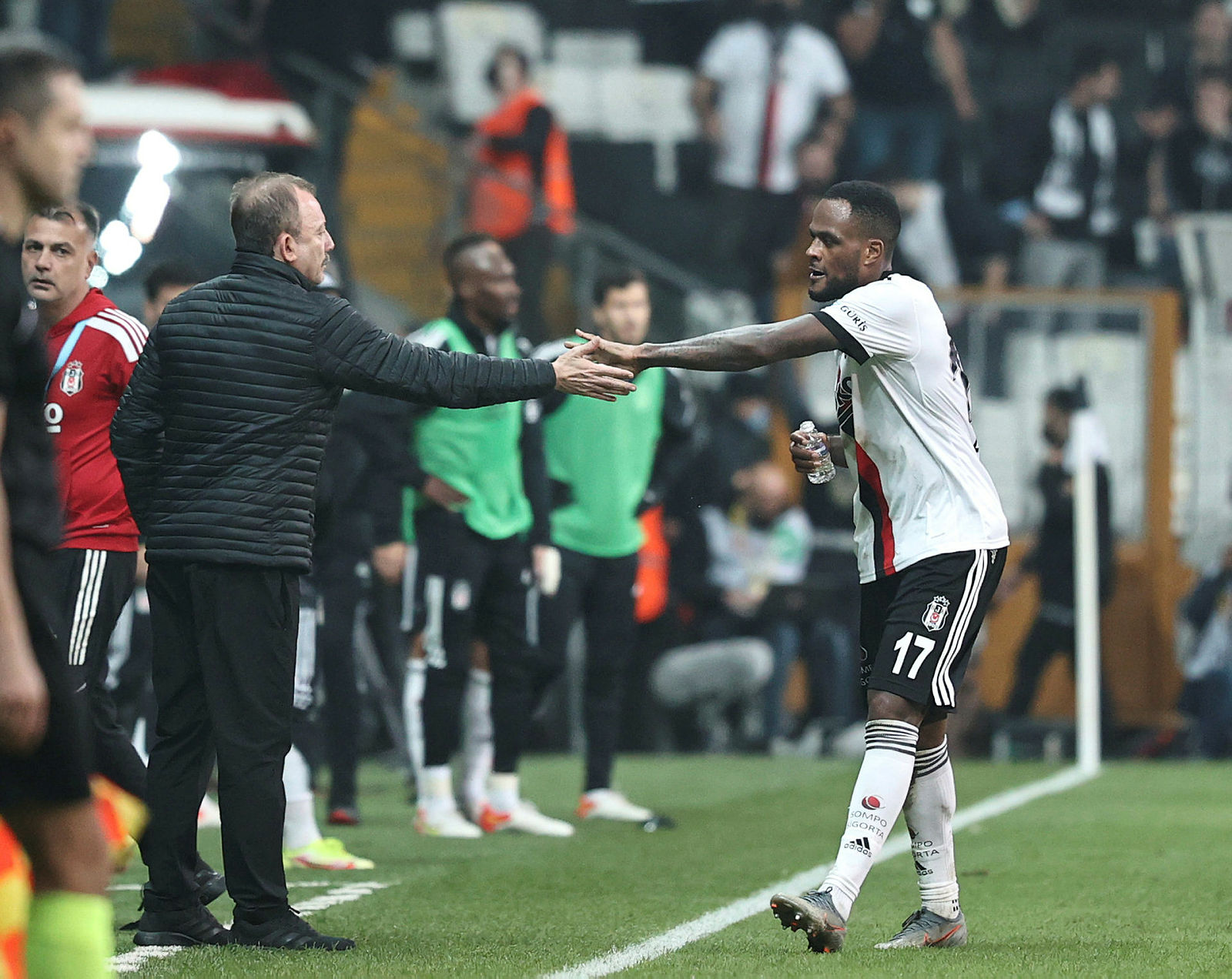 BEŞİKTAŞ HABERLERİ: İşte Beşiktaş’ta Cyle Larin krizinin perde arkası! İngilizler...