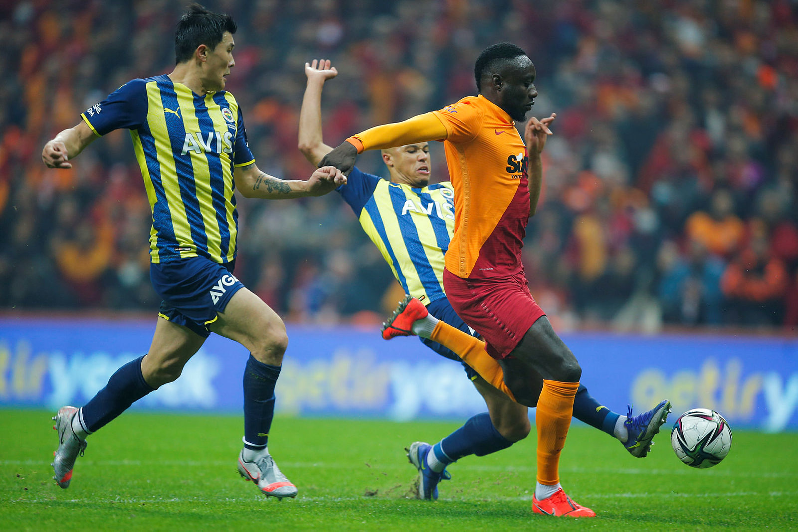 FENERBAHÇE HABERLERİ: Fenerbahçe’de yönetim Kim Min Jae’nin bonservisini belirledi!