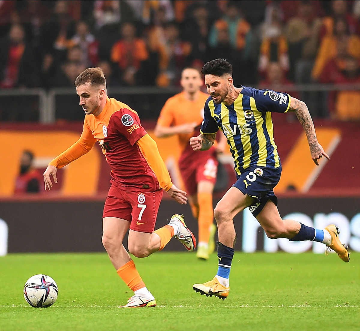 Galatasaray’ın yıldızı Kerem Aktürkoğlu, Cristiano Ronaldo ve Lionel Messi’yi geride bıraktı!