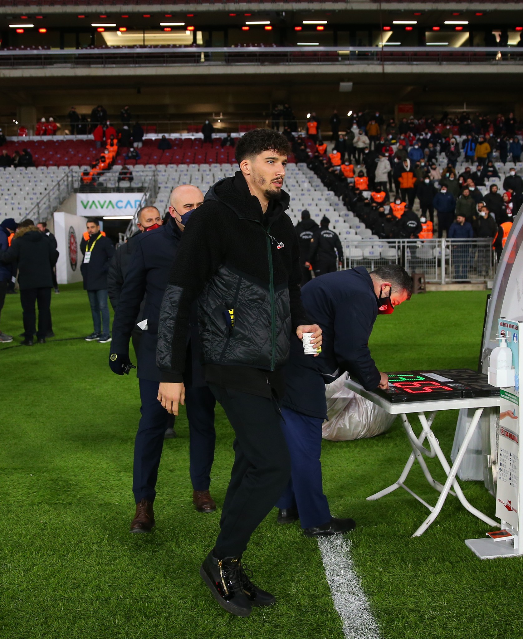 FENERBAHÇE HABERLERİ - Kanarya’nın yıldız kalecisi Altay Bayındır konuştu! Sahalara ne zaman dönecek?