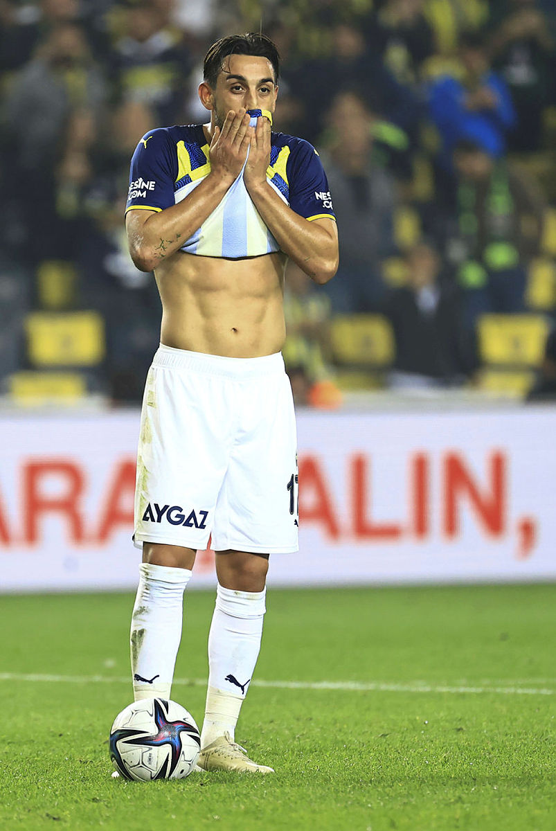 FENERBAHÇE HABERLERİ: Ömer Üründül’den İrfan Can Kahveci’ye flaş eleştiri! Fizik olarak...