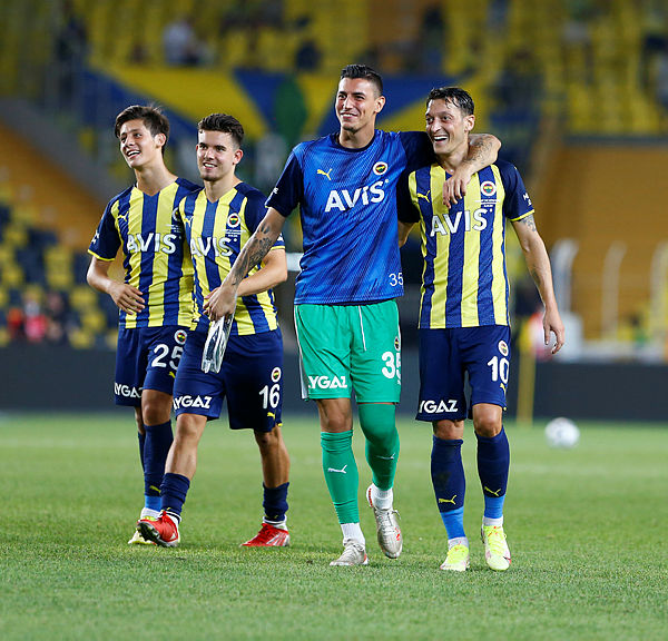 FENERBAHÇE HABERLERİ: F.Bahçe’yi bekleyen tehlike! 2 isim gidebilir