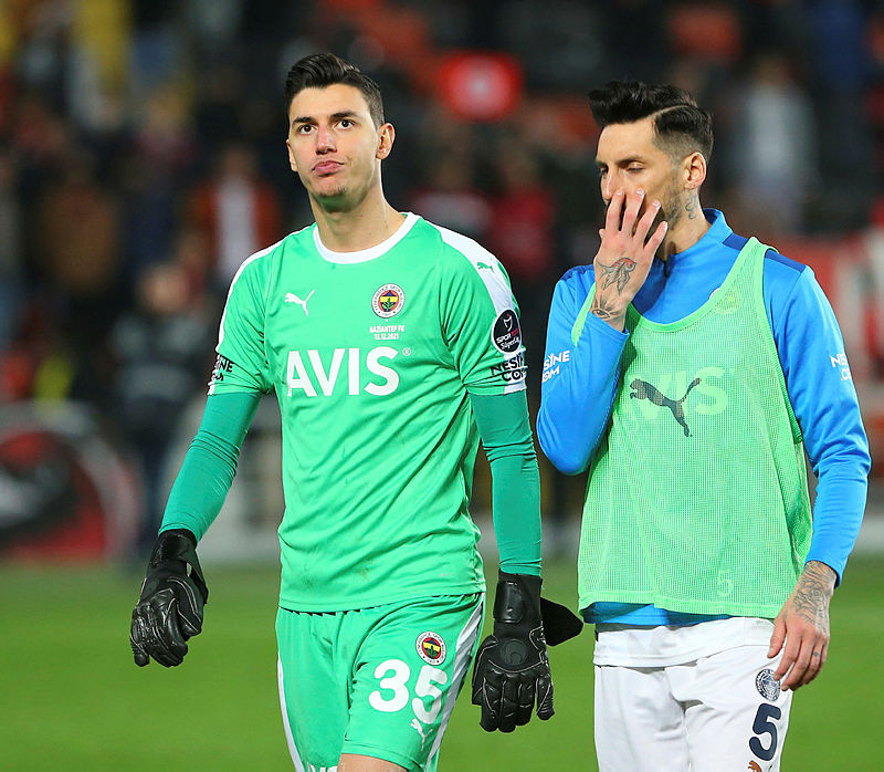 FENERBAHÇE HABERLERİ: F.Bahçe’yi bekleyen tehlike! 2 isim gidebilir