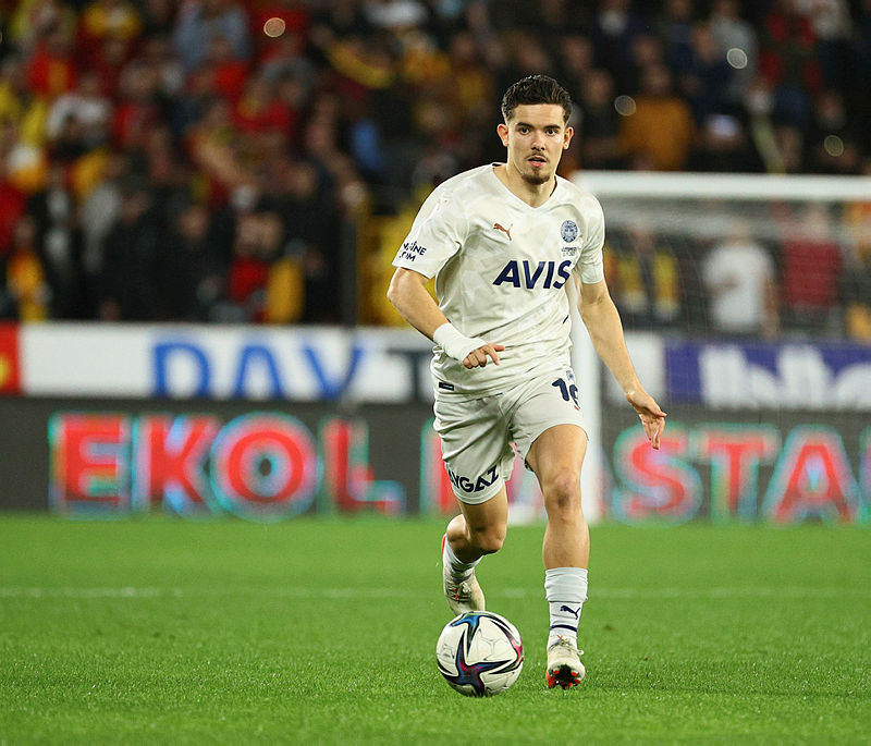 FENERBAHÇE HABERLERİ: F.Bahçe’yi bekleyen tehlike! 2 isim gidebilir