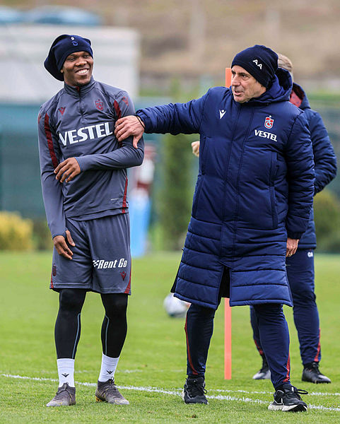 Trabzonspor’da Abdullah Avcı’nın iletişim başarısı! Futbolcularıyla...