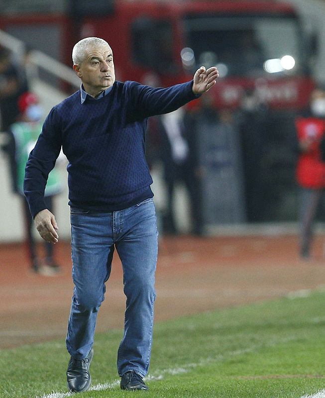 Sivasspor Teknik Direktörü Rıza Çalımbay’dan flaş sözler! Beşiktaş isterse asla para konuşmam