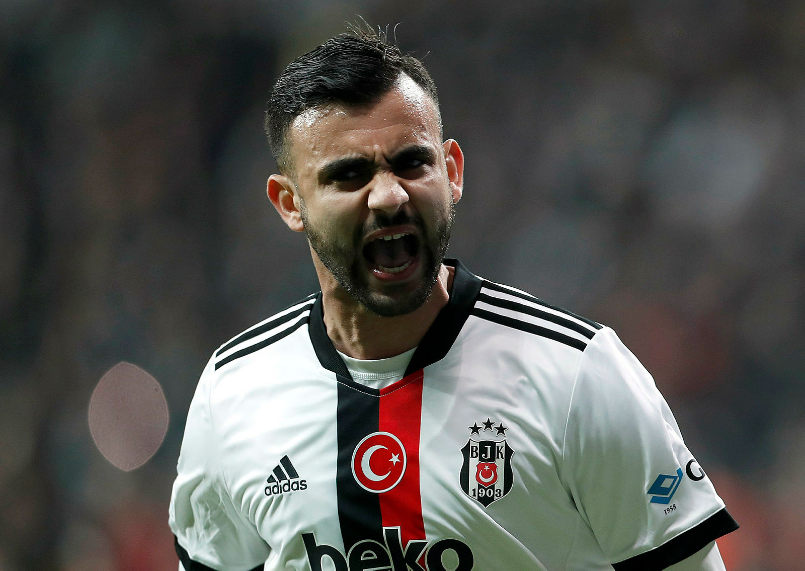 Beşiktaşlı Rachid Ghezzal Galatasaray’dan transfer teklifi aldı mı? Resmen açıkladı