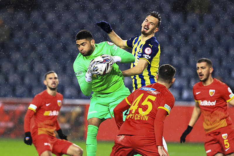 FENERBAHÇE HABERİ: Serhat Akın’dan İsmail Kartal’a sert sözler...