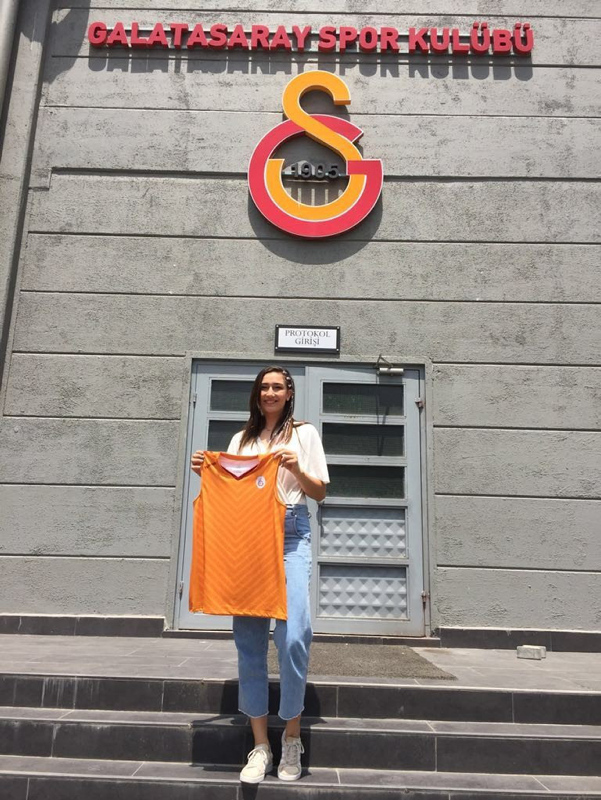 Eczacıbaşı Dynavit’in yıldızı Hande Baladın konuştu! Survivor...