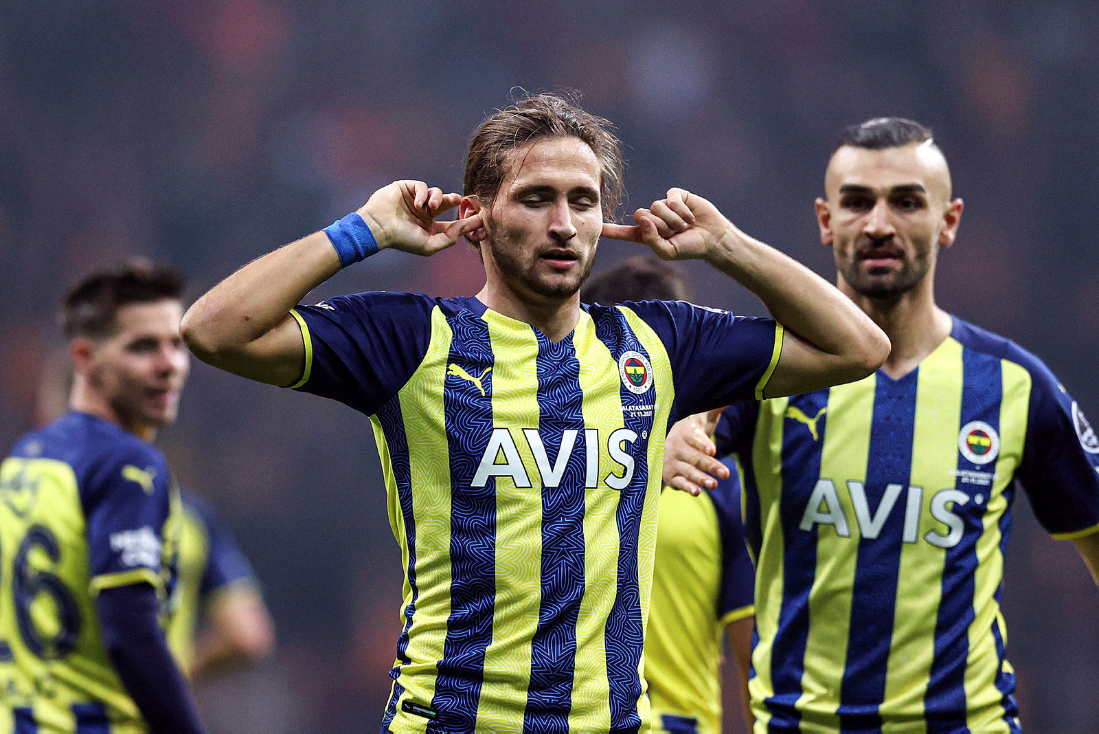 TRANSFER HABERİ: Fenerbahçe’de Miguel Crespo için sıraya girdiler! 2 talip daha...