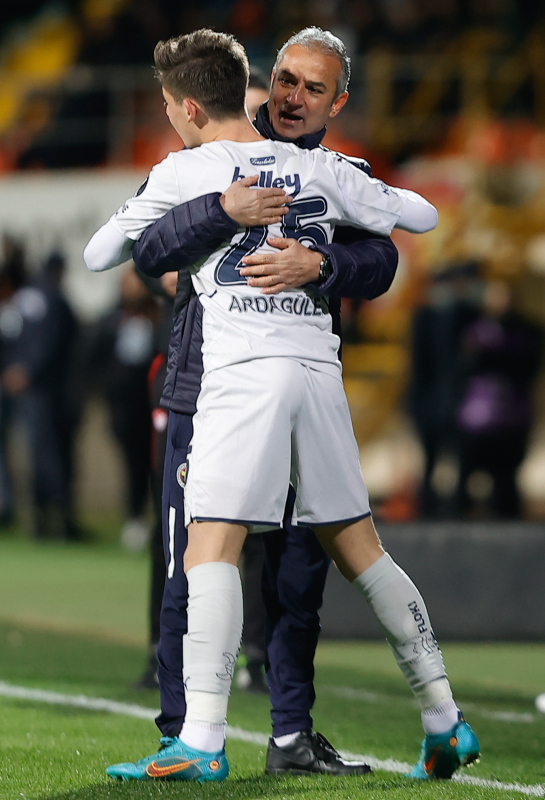 Fenerbahçe’de Arda Güler fırtınası! Tarihe geçti