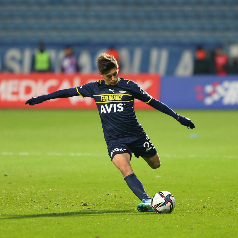 Fenerbahçe’de Arda Güler fırtınası! Tarihe geçti