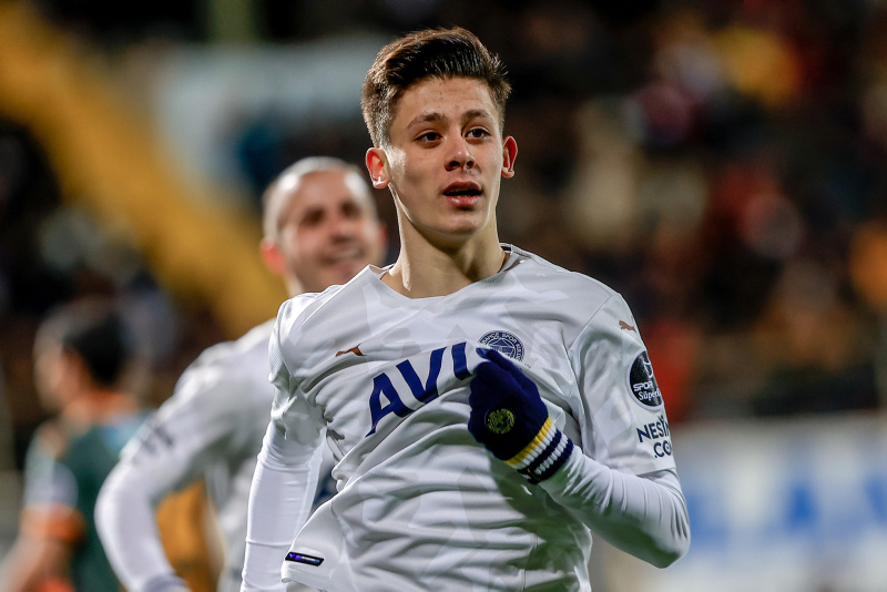 Fenerbahçe’de Arda Güler fırtınası! Tarihe geçti