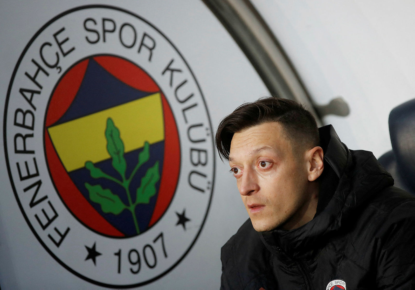 Fenerbahçe’de Mesut Özil sıkıntısı! Yönetim ayrılıkta hemfikir ama...