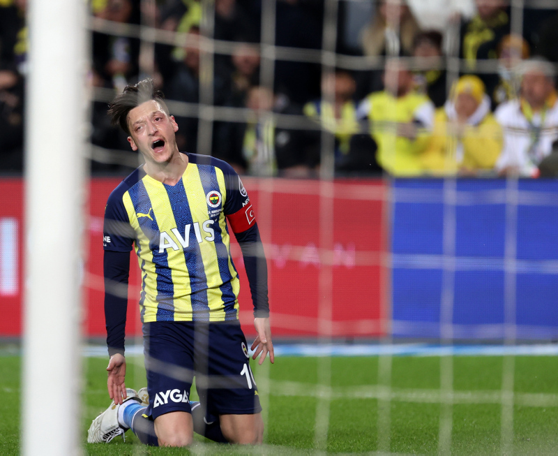 FENERBAHÇE HABERLERİ - İsmail Kartal’dan flaş Mesut Özil kararı! Sezon sonuna kadar...