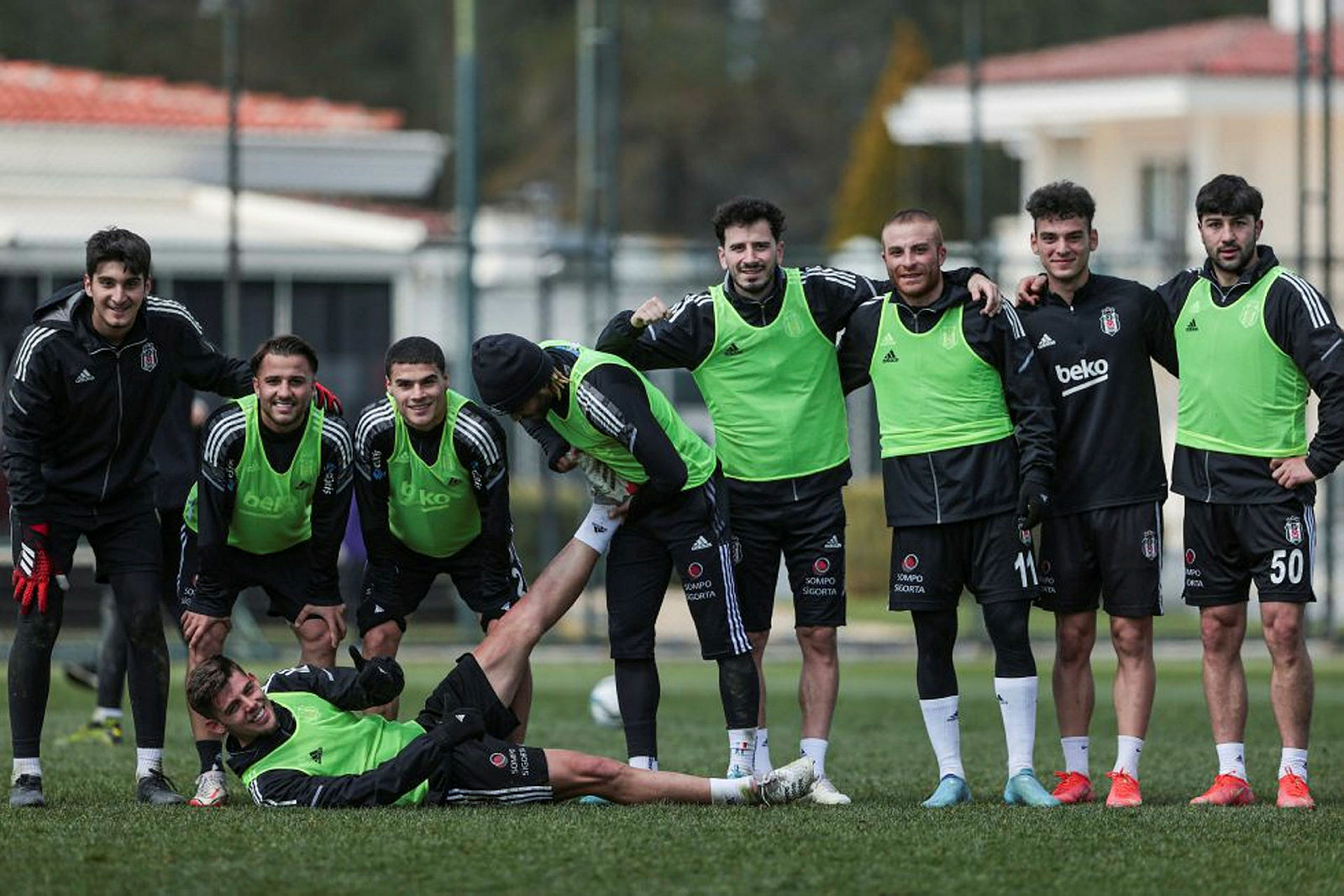 Beşiktaş’ta Trabzonspor hazırlıkları sürüyor! Miralem Pjanic ile Welinton Souza...