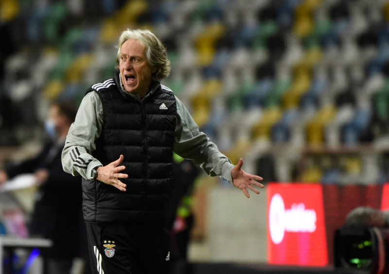 FENERBAHÇE HABERLERİ: Kanarya’ya Jorge Jesus’tan kötü haber!