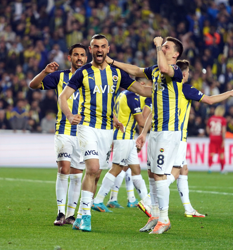 FENERBAHÇE HABERLERİ - Kanarya 7+4’e hazır! İşte yeni sezondaki Türk futbolcular...