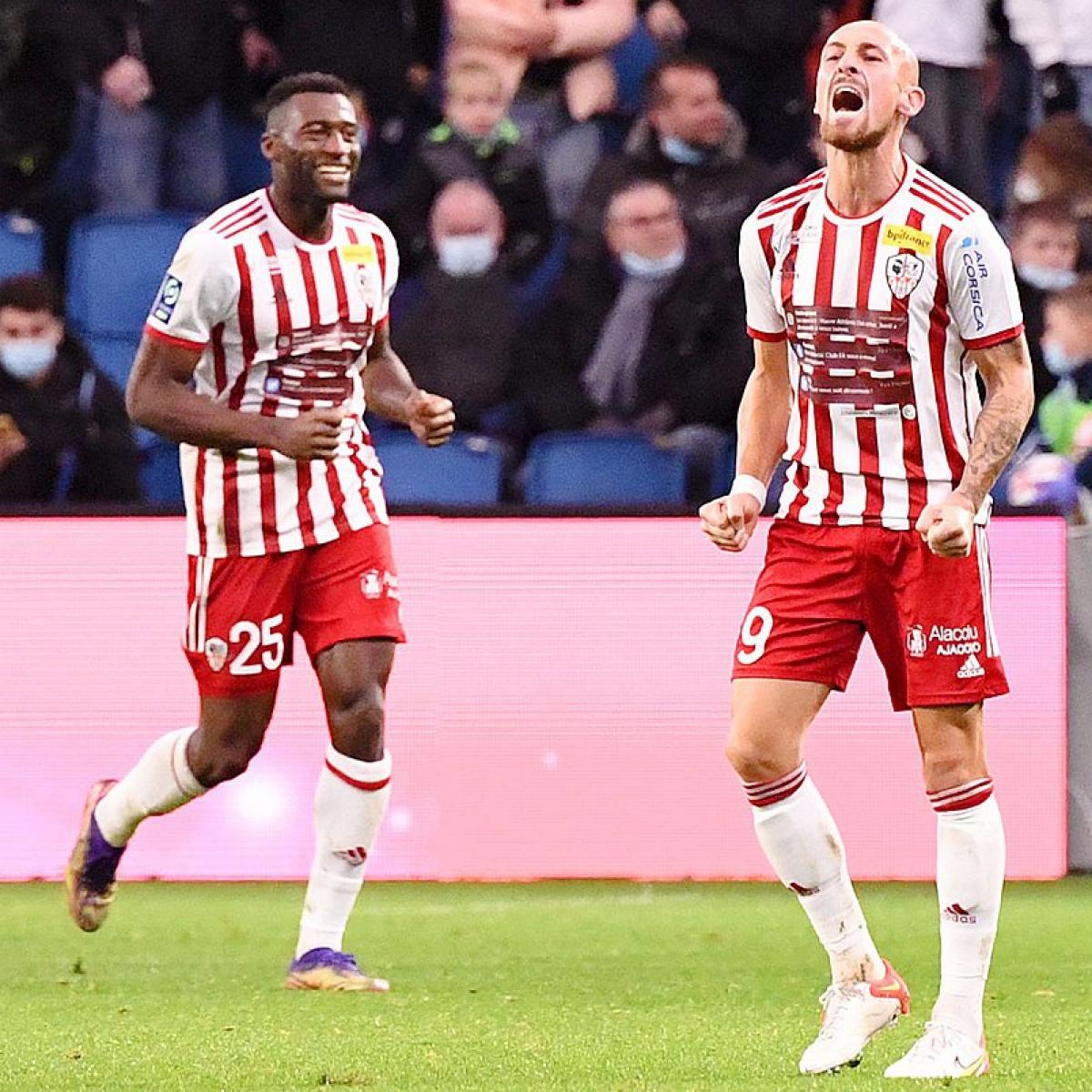 BEŞİKTAŞ TRANSFER HABERİ: Kartal’a Kamerunlu duvar! Valerien Ismael Oumar Gonzalez’i istiyor