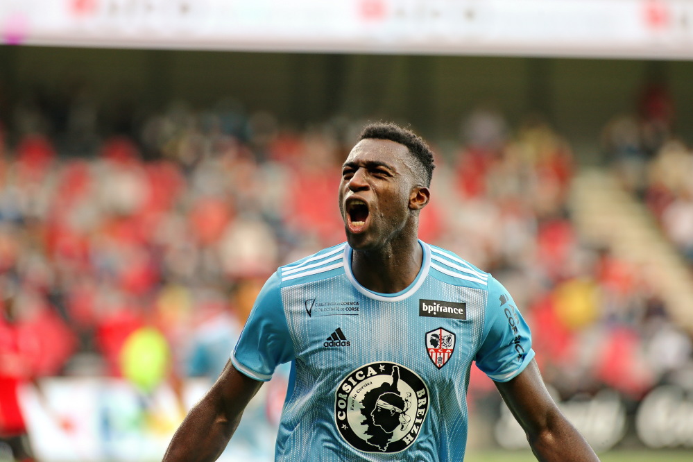 BEŞİKTAŞ TRANSFER HABERİ: Kartal’a Kamerunlu duvar! Valerien Ismael Oumar Gonzalez’i istiyor