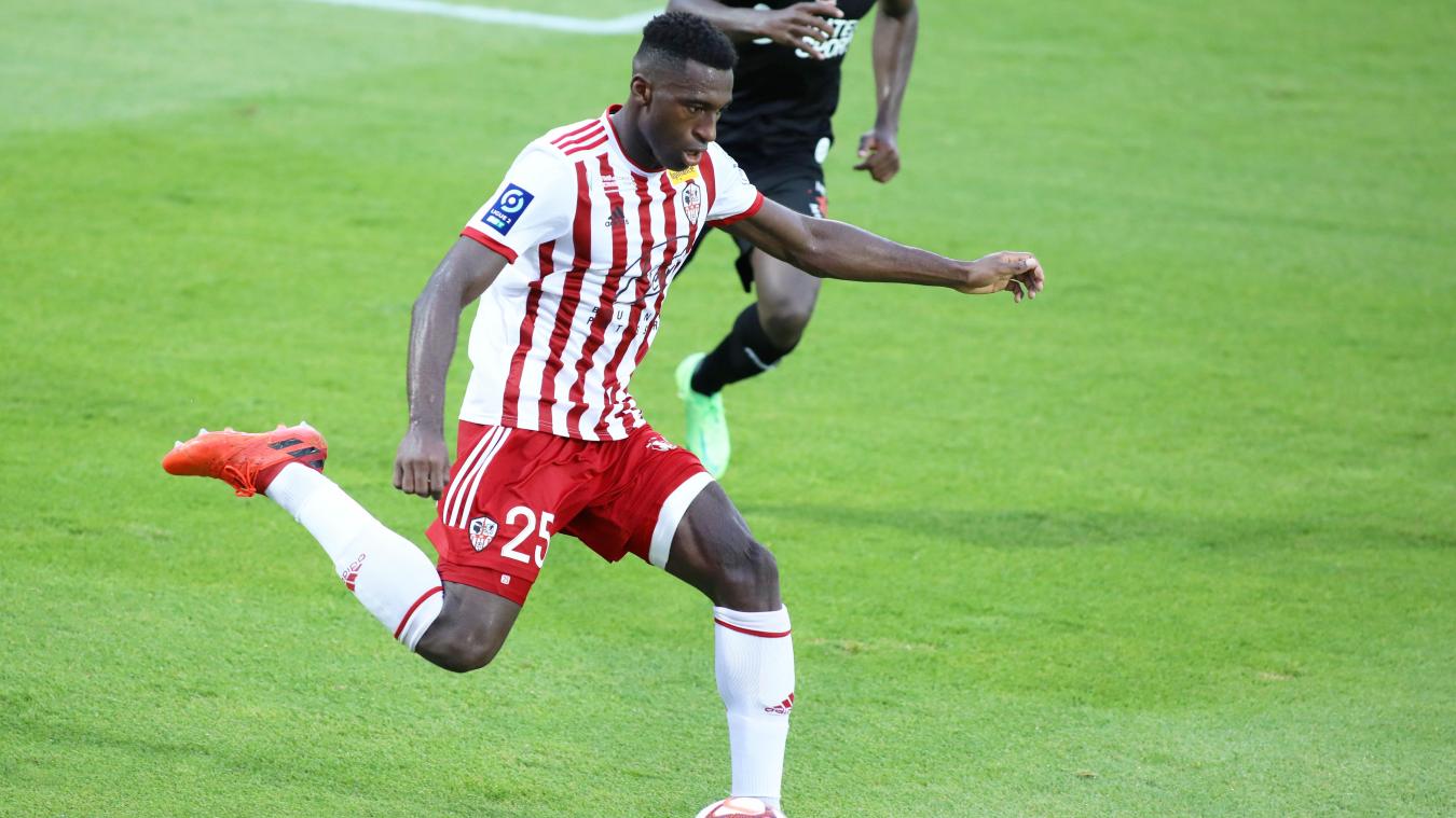 BEŞİKTAŞ TRANSFER HABERİ: Kartal’a Kamerunlu duvar! Valerien Ismael Oumar Gonzalez’i istiyor