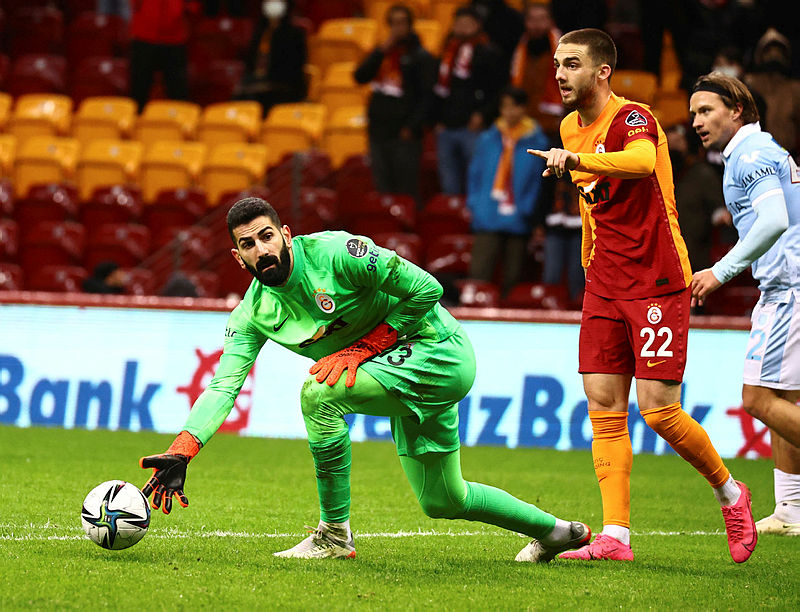 GALATASARAY HABERLERİ: Domenec Torrent’ten o isme kesik! İşte Başakşehir maçı muhtemel 11’i