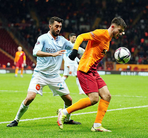 GALATASARAY HABERLERİ: Domenec Torrent’ten o isme kesik! İşte Başakşehir maçı muhtemel 11’i