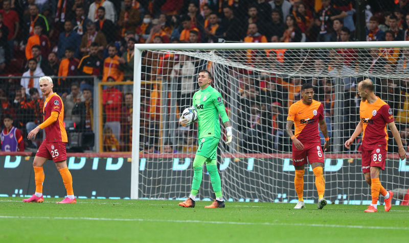 GALATASARAY HABERLERİ - Muslera kararını verdi! 2024 yılından sonra...