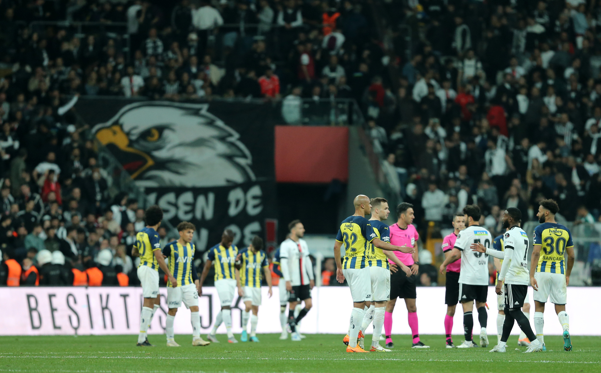 TRANSFER HABERLERİ | Fenerbahçe’de gözler tekrardan Eran Zahavi’de!