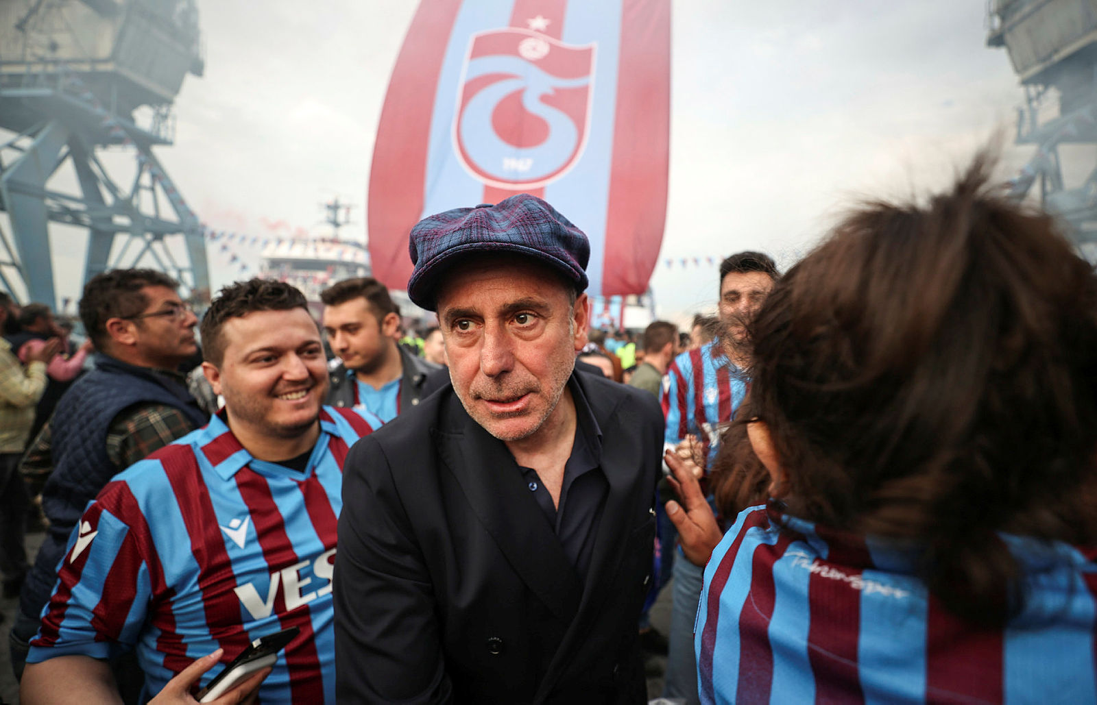 TRANSFER HABERİ: Trabzonspor’a Eliaquim Mangala önerisi! Abdullah Avcı’nın kararı...