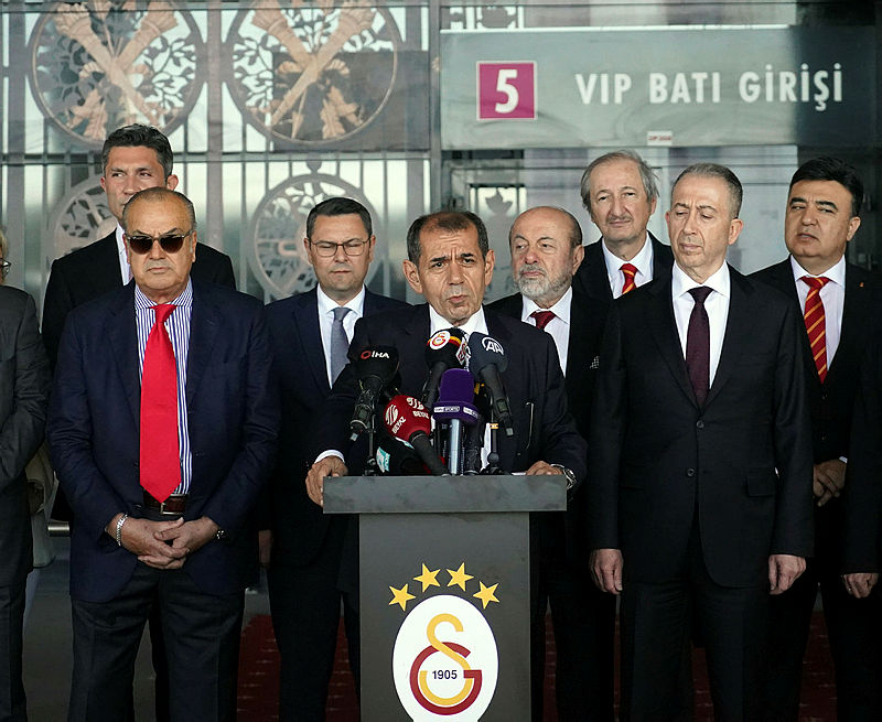 Galatasaray’da Divan’da gerilim! Dursun Özbek ve Eşref Hamamcıoğlu...