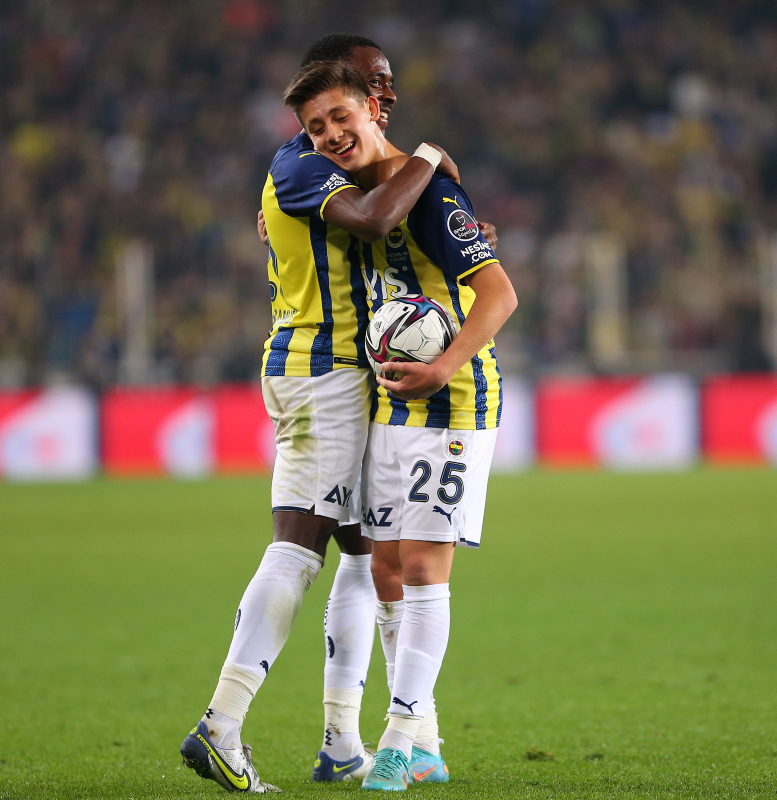 FENERBAHÇE HABERLERİ - Kanarya’da Arda Güler, Miguel Crespo ve Nazım Sangare’ye tatil yok!