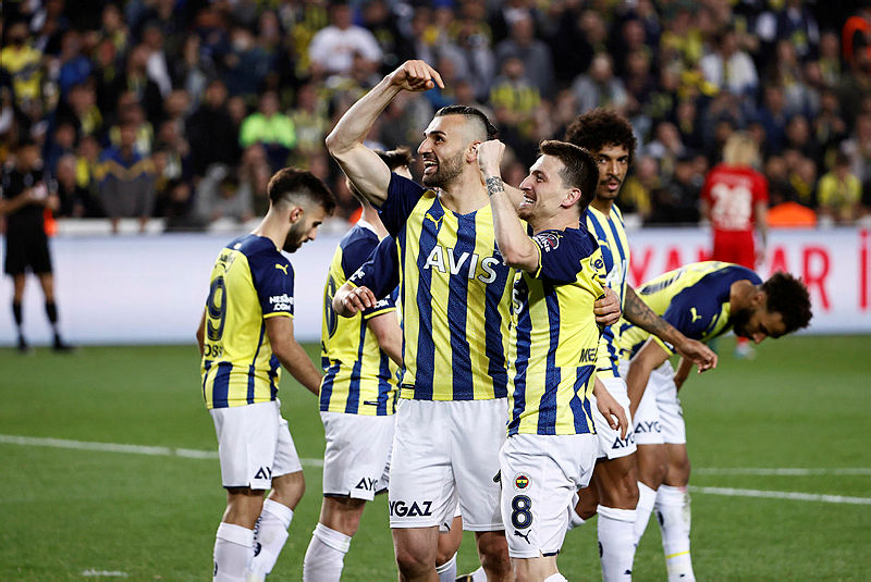 TRANSFER HABERİ: Emre Mor için resmi açıklama geldi! Fenerbahçe...