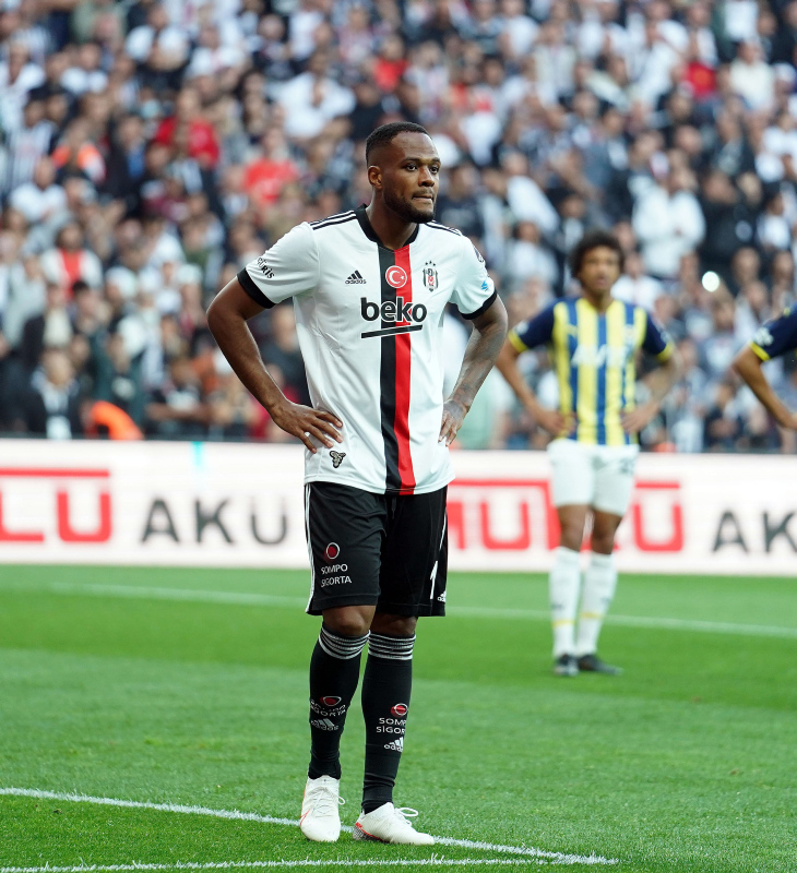 Beşiktaş’ta transfer gündemi hareketleniyor! Valerien Ismael 3 isme onay verdi