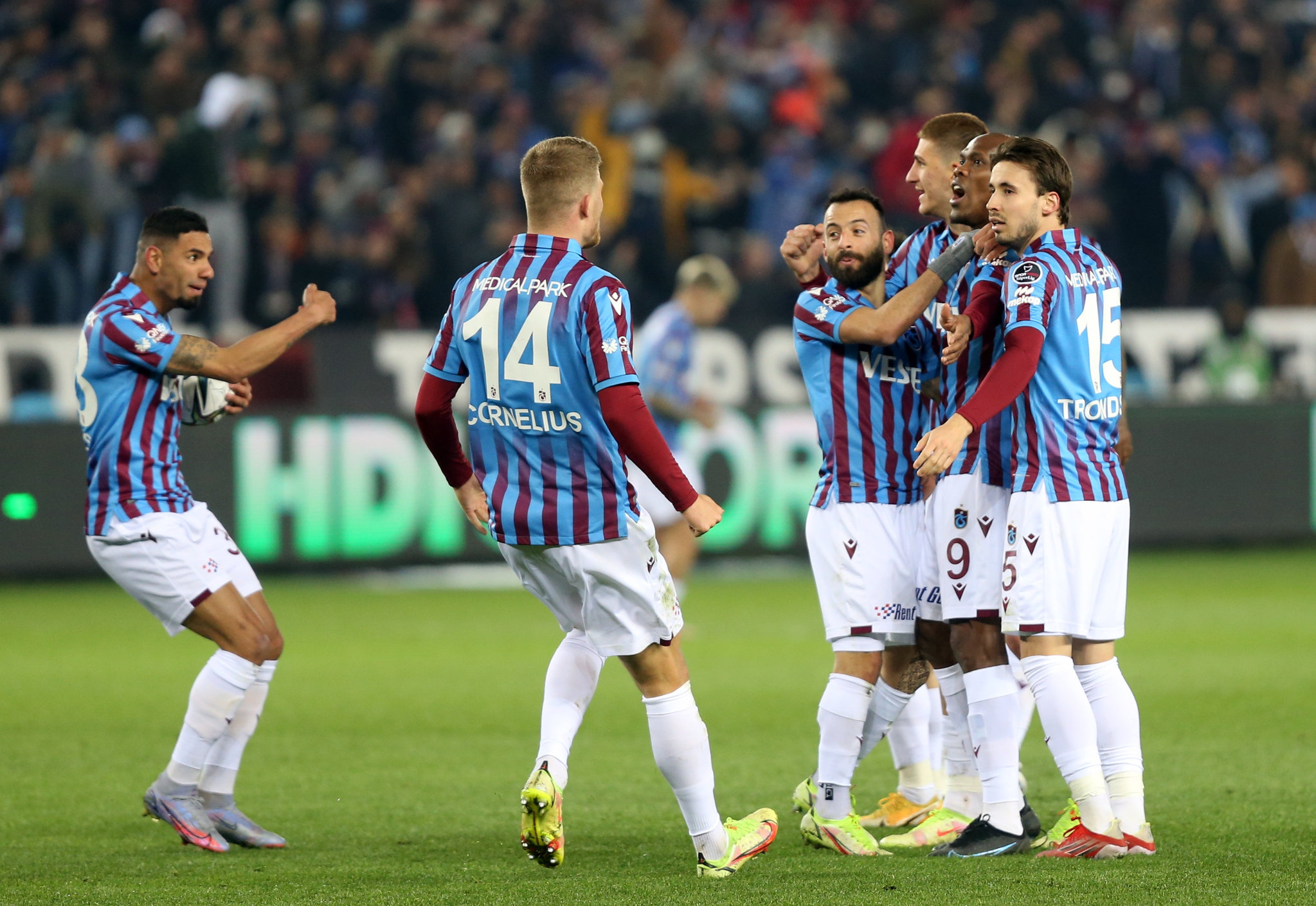 Trabzonspor Başkanı Ahmet Ağaoğlu’ndan flaş Fenerbahçe sözleri!