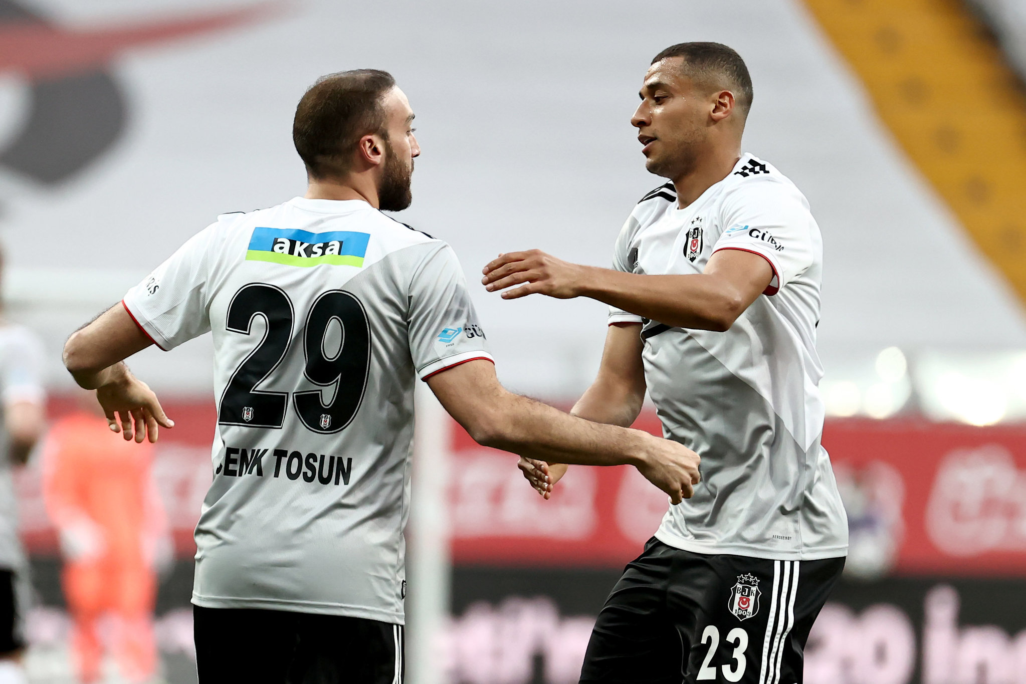 Cenk Tosun’un babasından flaş transfer sözleri! Beşiktaş...