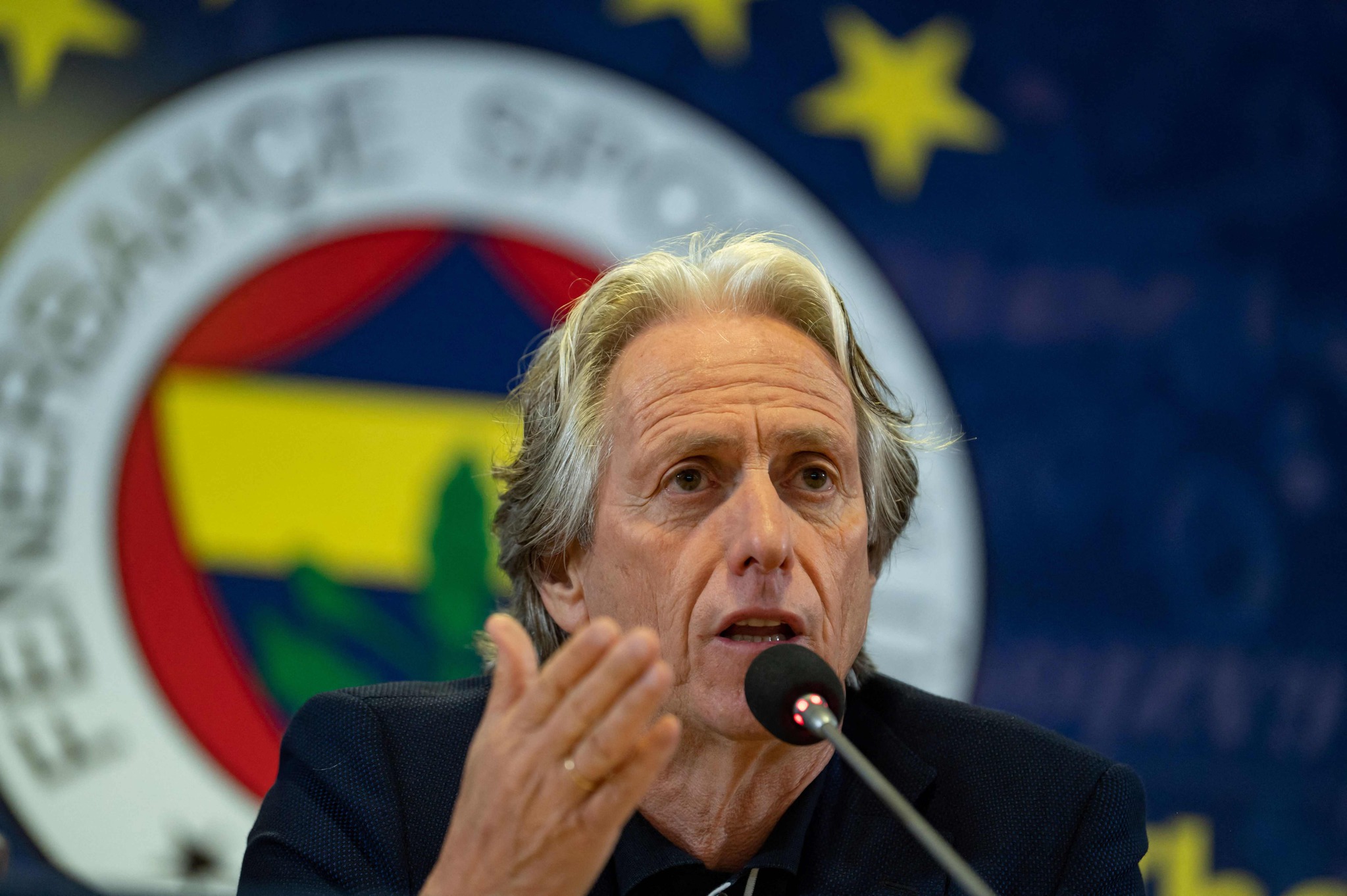 Fenerbahçe’nin eski yıldızı Jorge Jesus’un ekibine katılıyor!