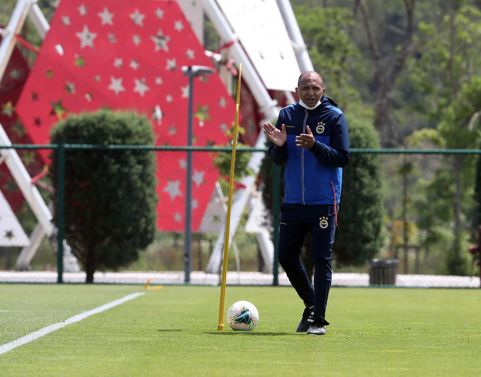 Fenerbahçe’nin eski yıldızı Jorge Jesus’un ekibine katılıyor!